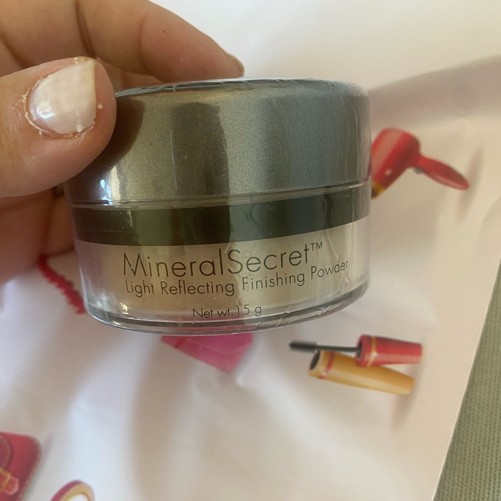 Sorme cosmetics finishing powder brand new